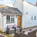 Lovely Primrose Cottage