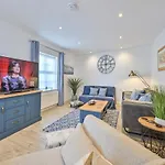 No2 Ellington Court Apartment