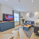 No2 Ellington Court Apartment
