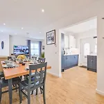 No2 Ellington Court Apartment