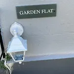 Garden Flat Torquay Just 2 Mins Walk From The Harbour