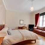 Rutland Lodge Wellswood Mews