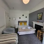 Aremo Room 1