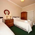 Ashurst Lodge