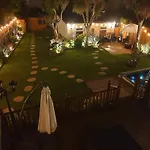 Appletorre House Holiday Flats - Pet Friendly And Private Parking