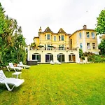 Crofton House Hotel