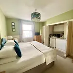 Buckingham Lodge Guest House