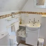 Ashleigh House