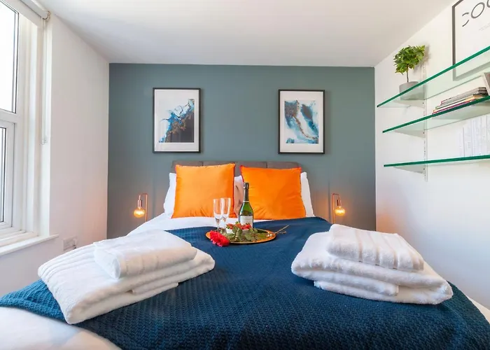 Boutique Torquay Riviera Apartment Free Parking And Wifi - Pure B