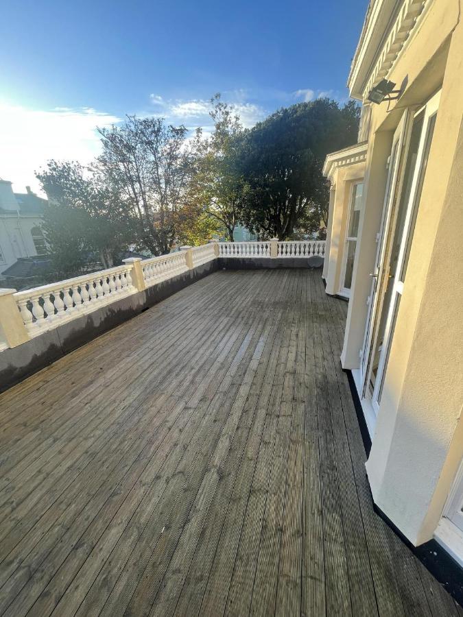 Modern 2 Bed With Sea Views Apartment Torquay