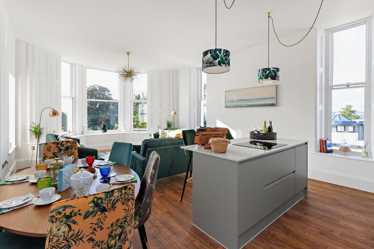 Rutland Heights - Majestic Headland Setting With Sea Views Torquay