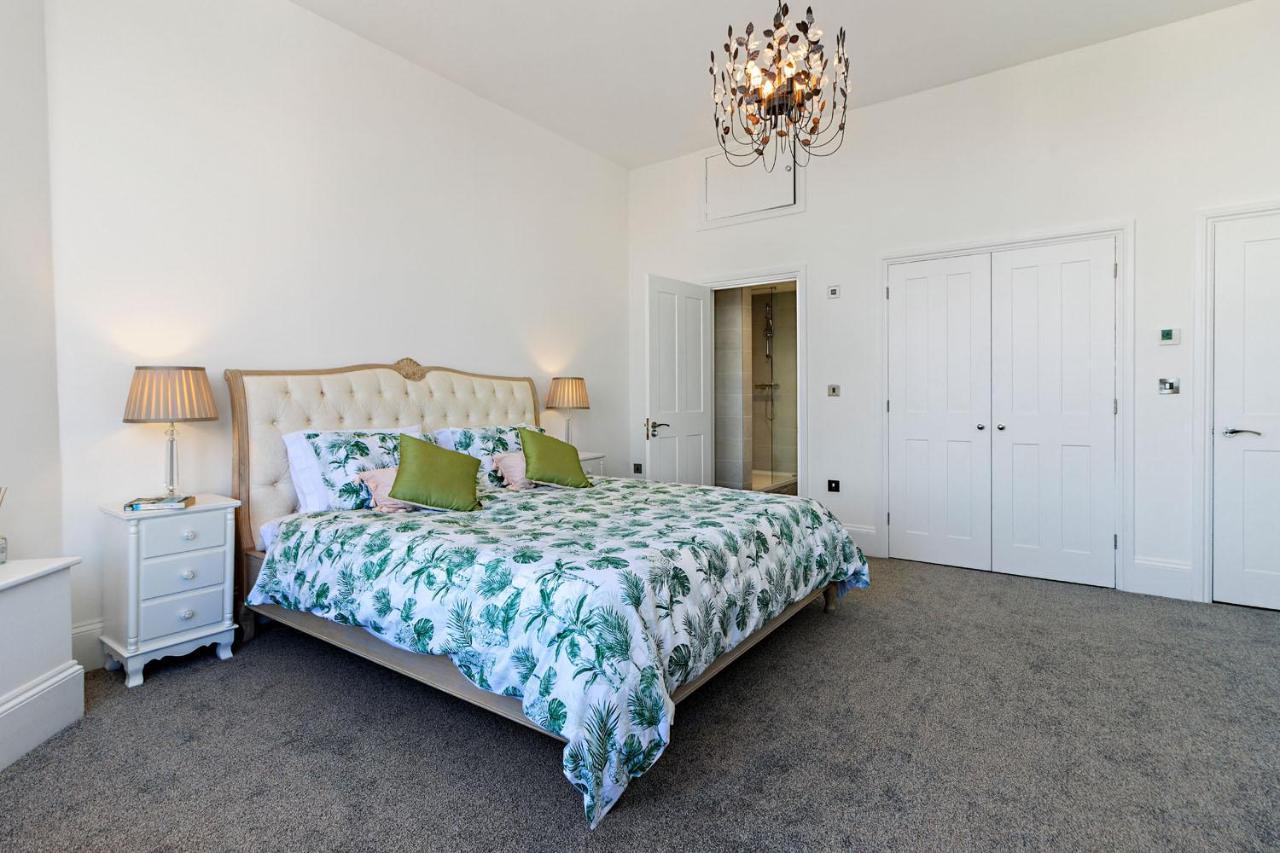Rutland Heights - Majestic Headland Setting With Sea Views