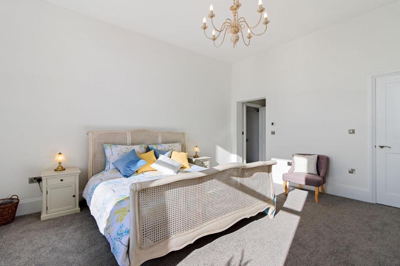 Rutland Heights - Majestic Headland Setting With Sea Views