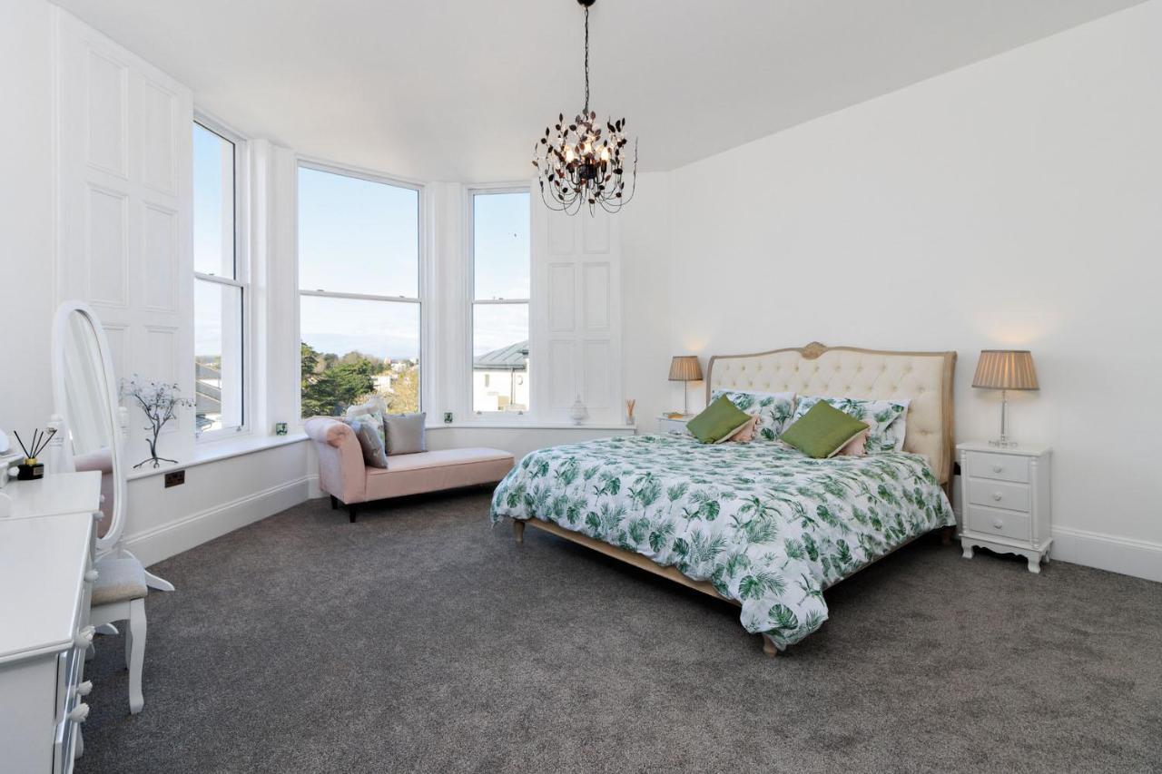 Rutland Heights - Majestic Headland Setting With Sea Views Torquay