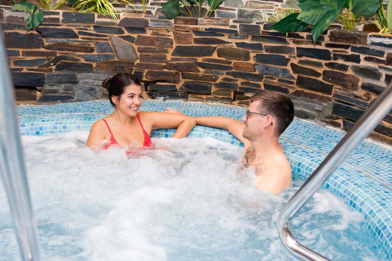 Hotel Tlh Carlton And - Tlh Leisure And Entertainment