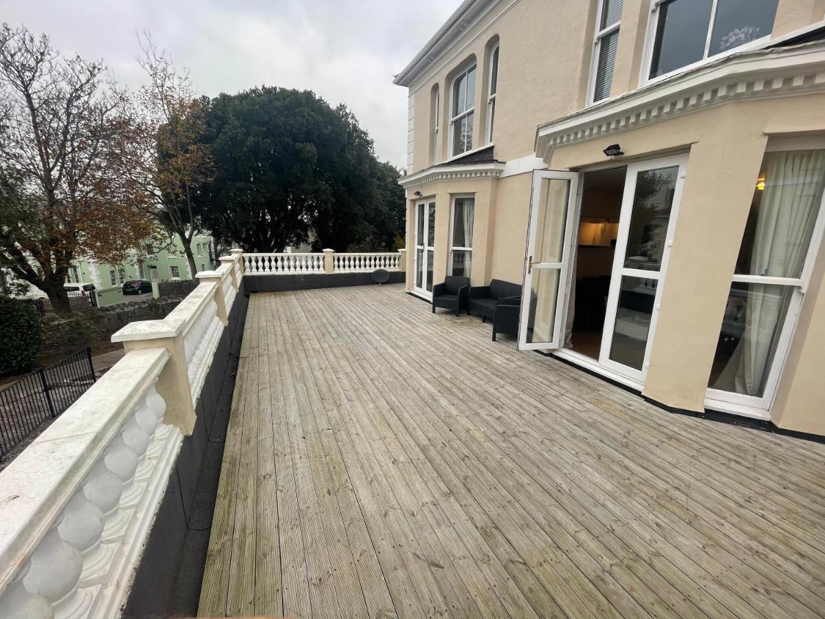 Modern 2 Bed With Sea Views Torquay