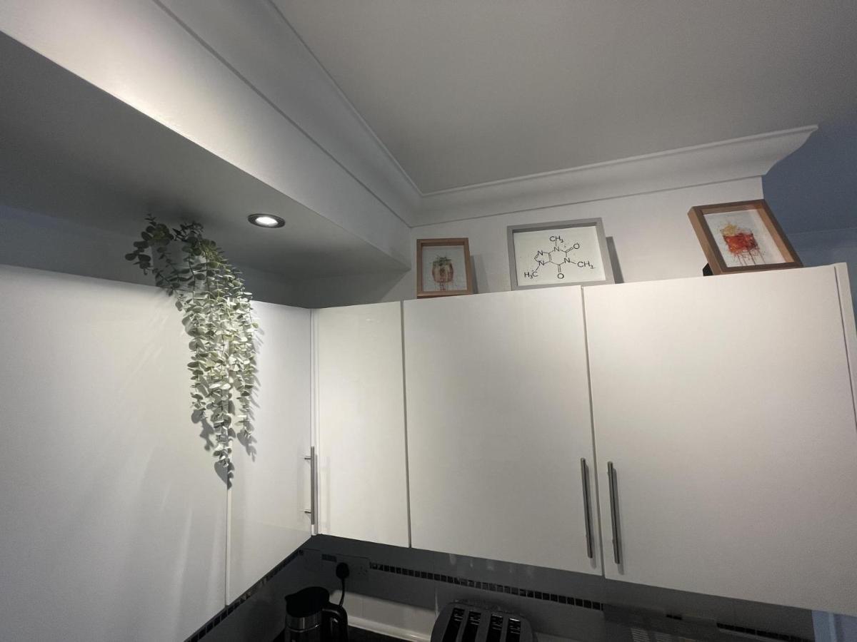 Apartment Modern 2 Bed With Sea Views
