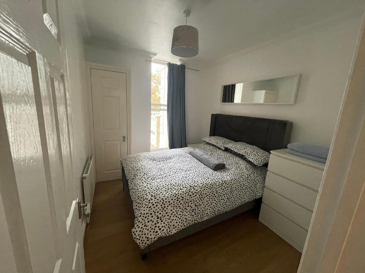 Modern 2 Bed With Sea Views