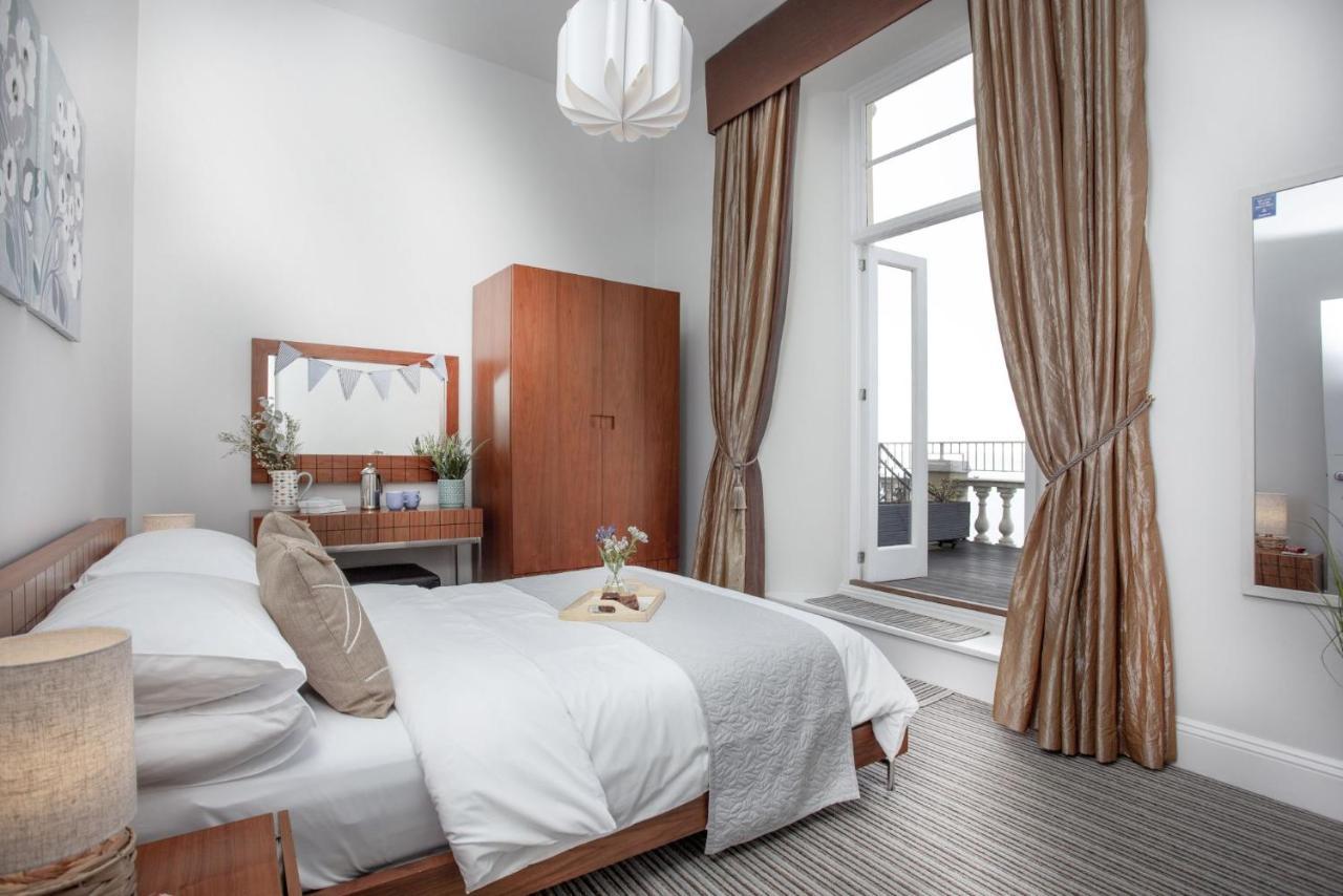 Sea-la-vie, Astor House