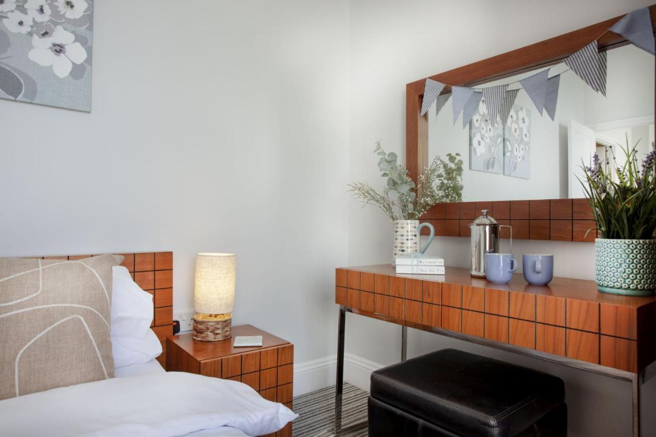 Sea-la-vie, Astor House