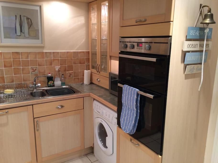 Torquaytownhouse With Hot Tub 200m From - Free Wifi Sky Glass *