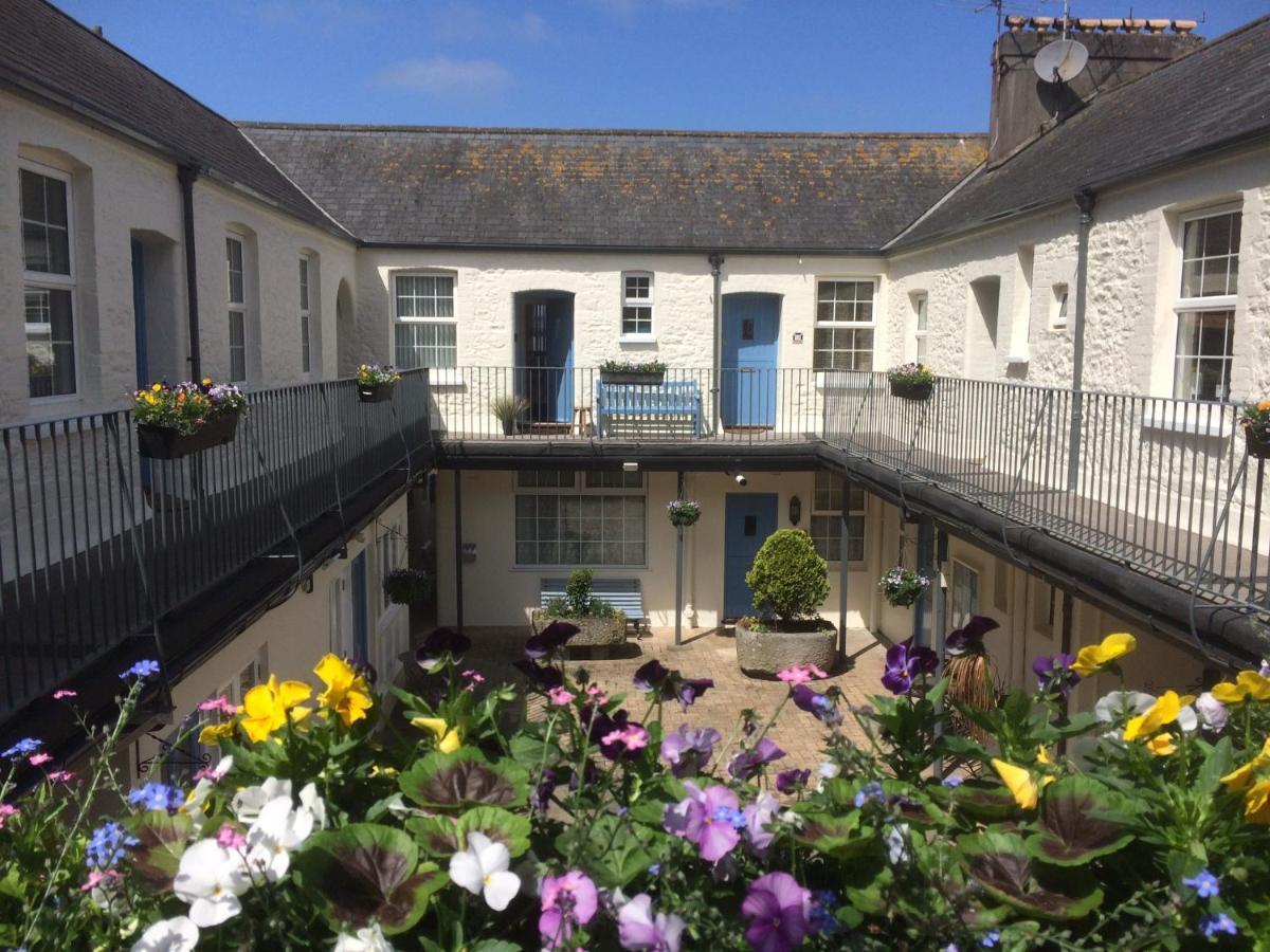 Picturesque Mews Perfect Location Steps From Harbour And Beaches * Torquay