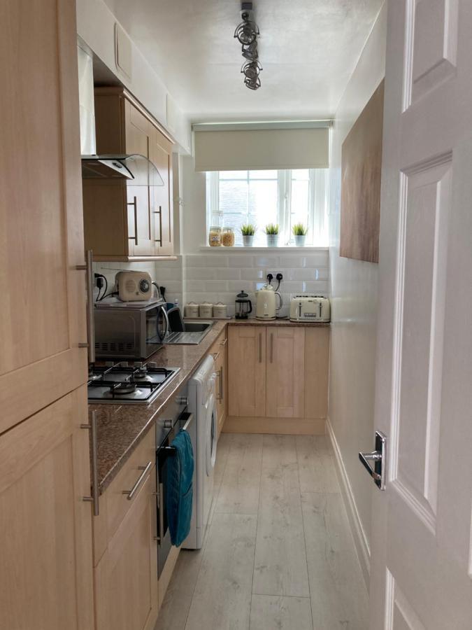 Apartment Picturesque Mews Perfect Location Steps From Harbour And Beaches