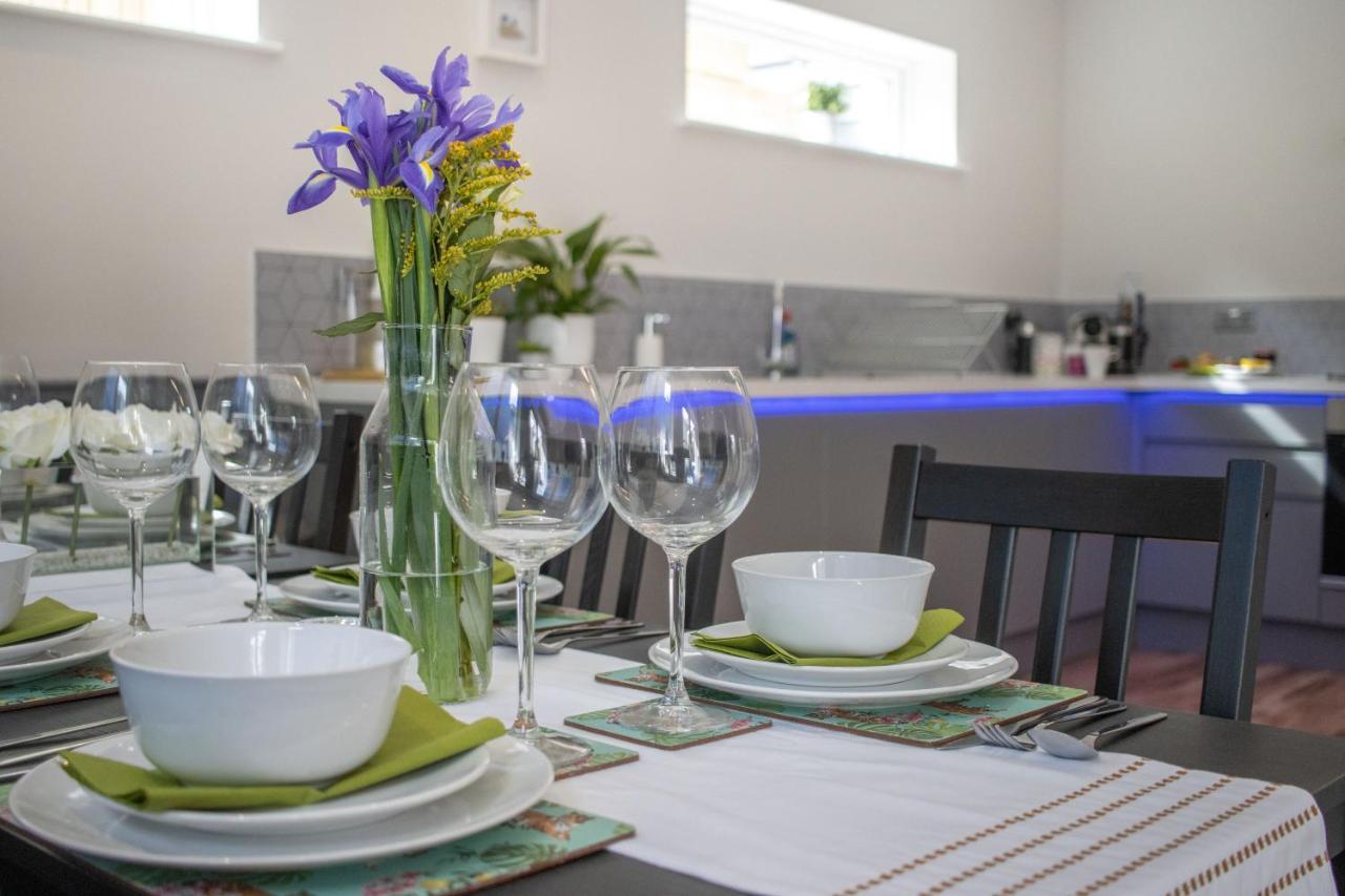 Admirals Place - Contemporary Townhouse With Spacious And Flexible Apartment