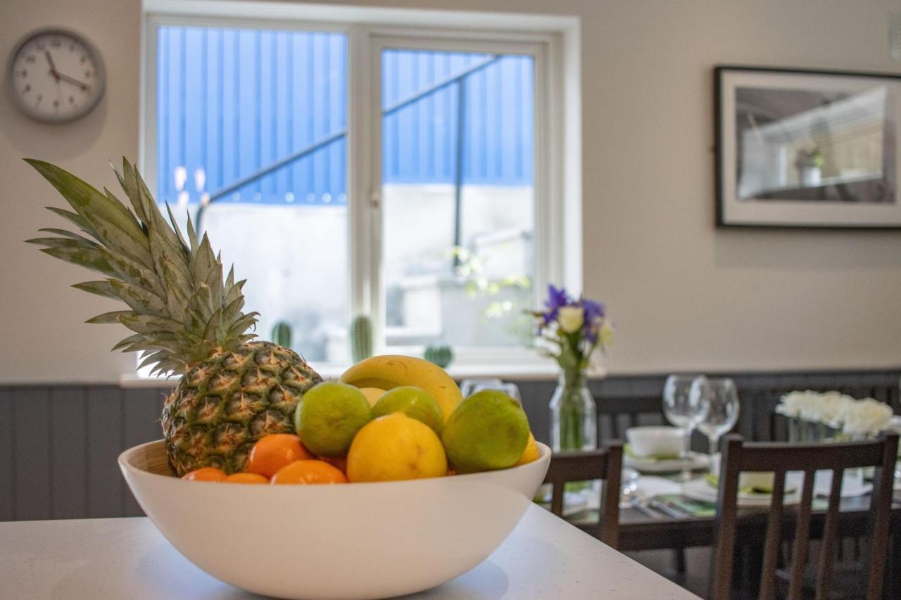 Admirals Place - Contemporary Townhouse With Spacious And Flexible Apartment