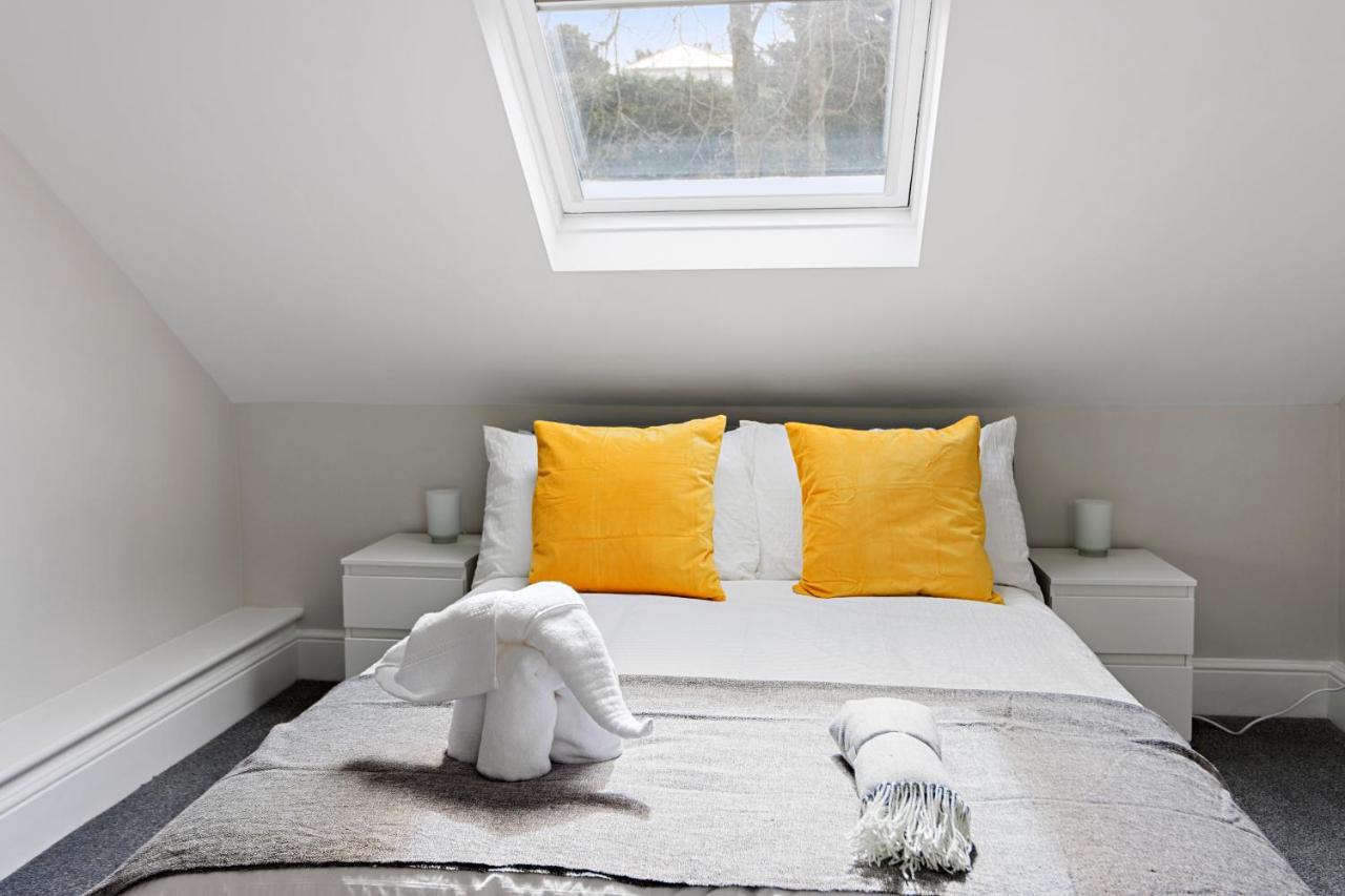 Admirals Place - Contemporary Townhouse With Spacious And Flexible