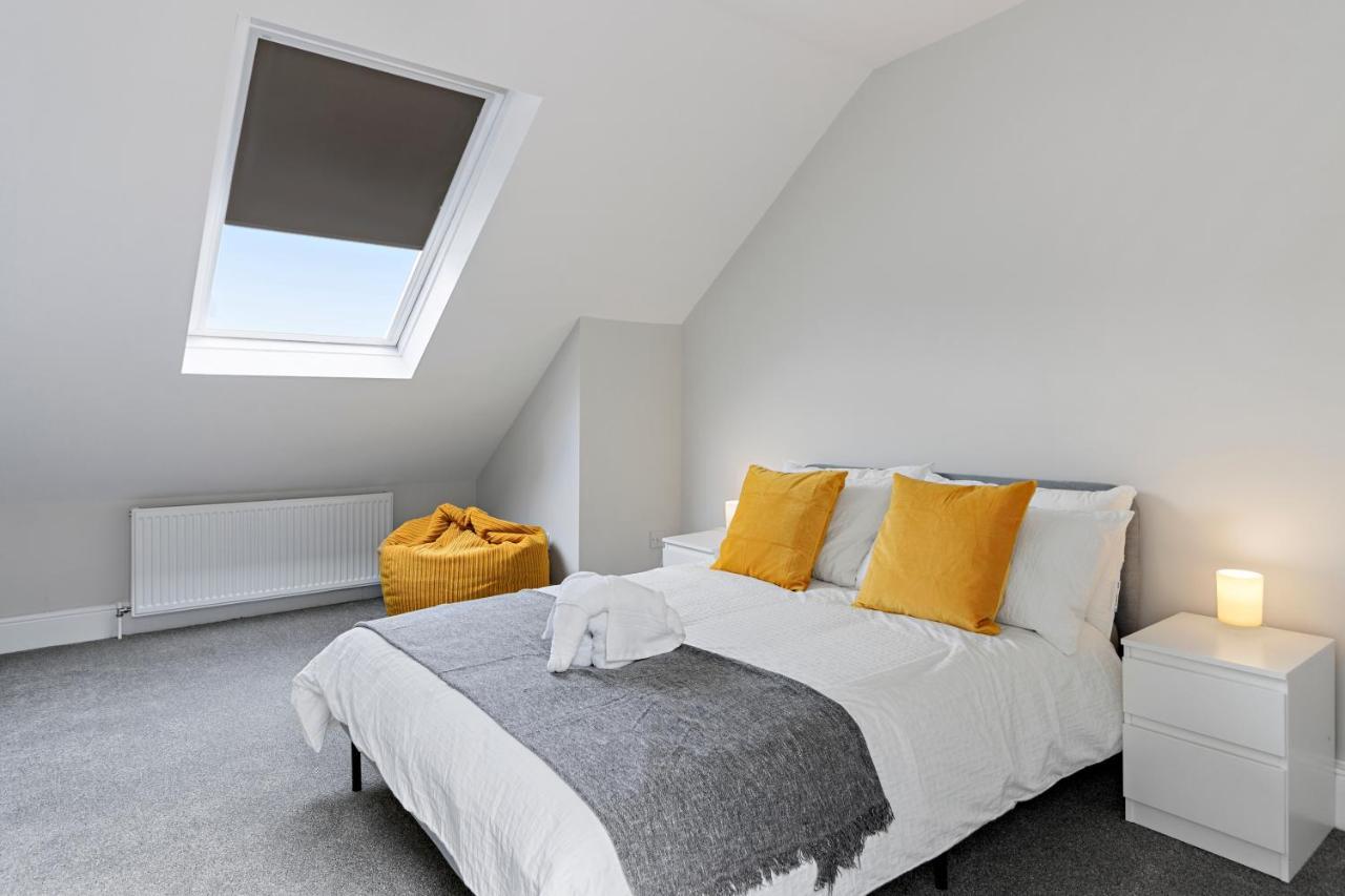 Admirals Place - Contemporary Townhouse With Spacious And Flexible Apartment *