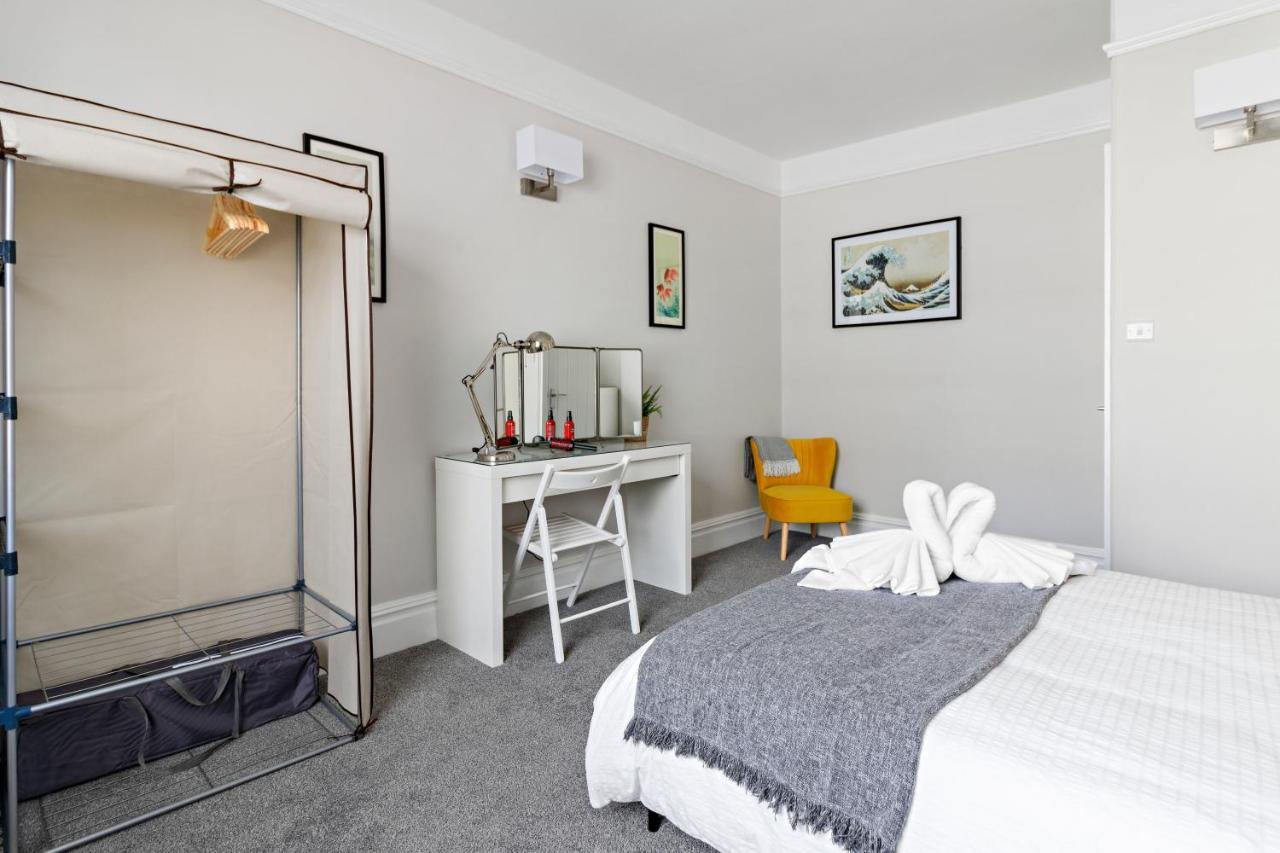Admirals Place - Contemporary Townhouse With Spacious And Flexible *