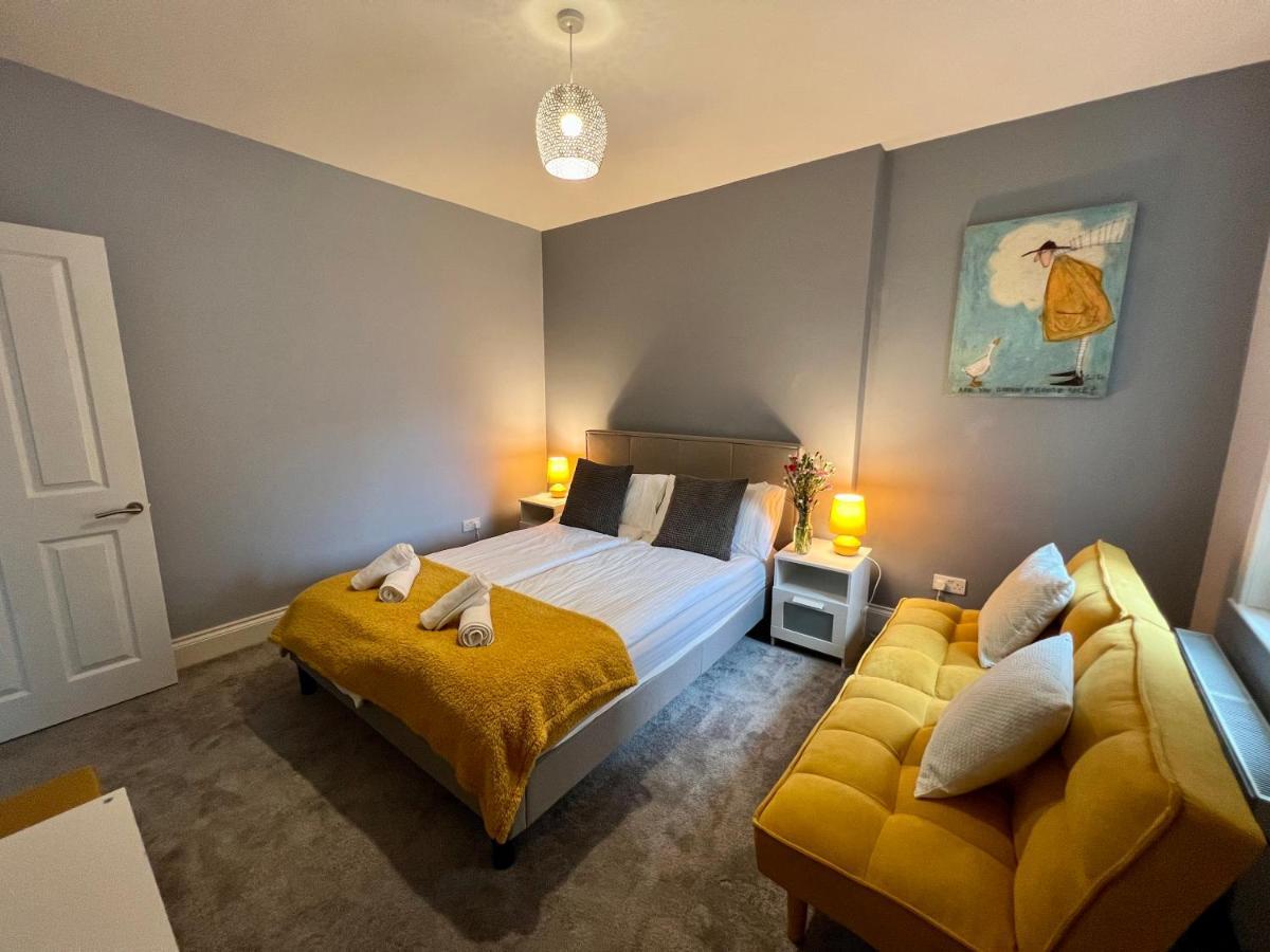 Blue Belgrave Apartment