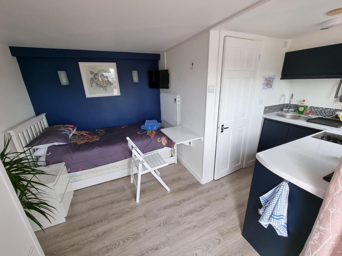 Shiphay Studio: Cozy Private Retreat Near Torbay Hospital