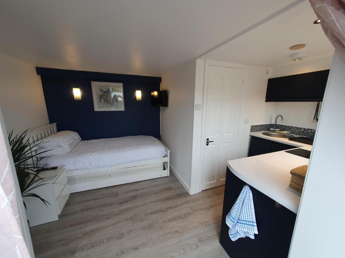 Shiphay Studio: Cozy Private Retreat Near Torbay Hospital