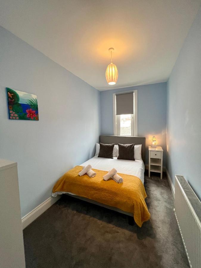 Blue Belgrave Apartment