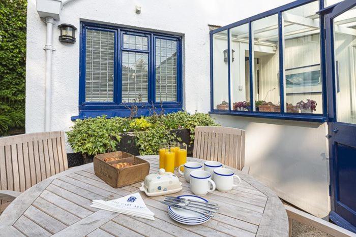 4 Bed - * Torquay