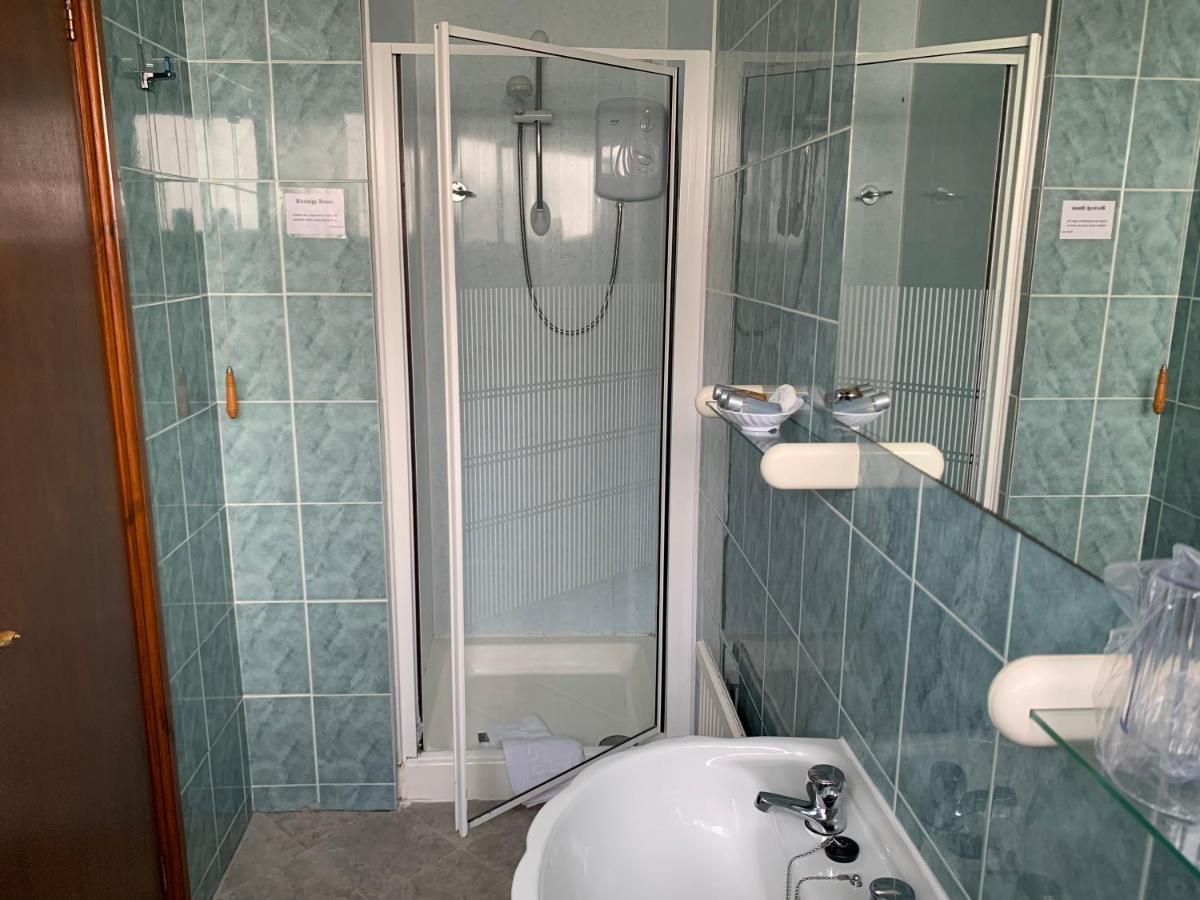 Acomodação com café da manhã  Burleigh House 4*