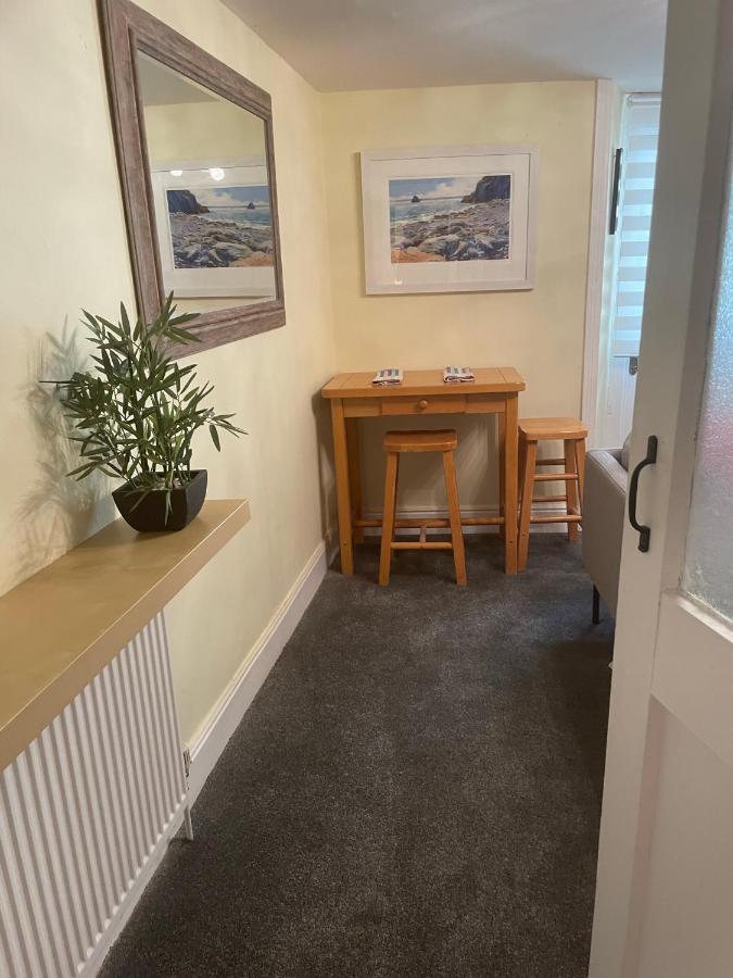 Garden Flat Just 2 Mins Walk From The Harbour Torquay