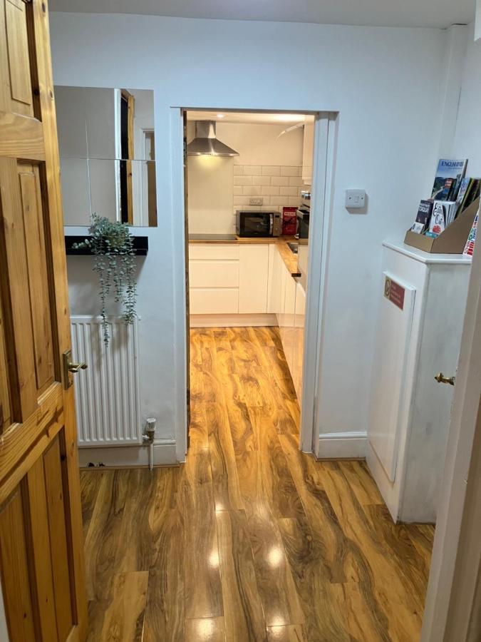 Apartment Garden Flat Just 2 Mins Walk From The Harbour
