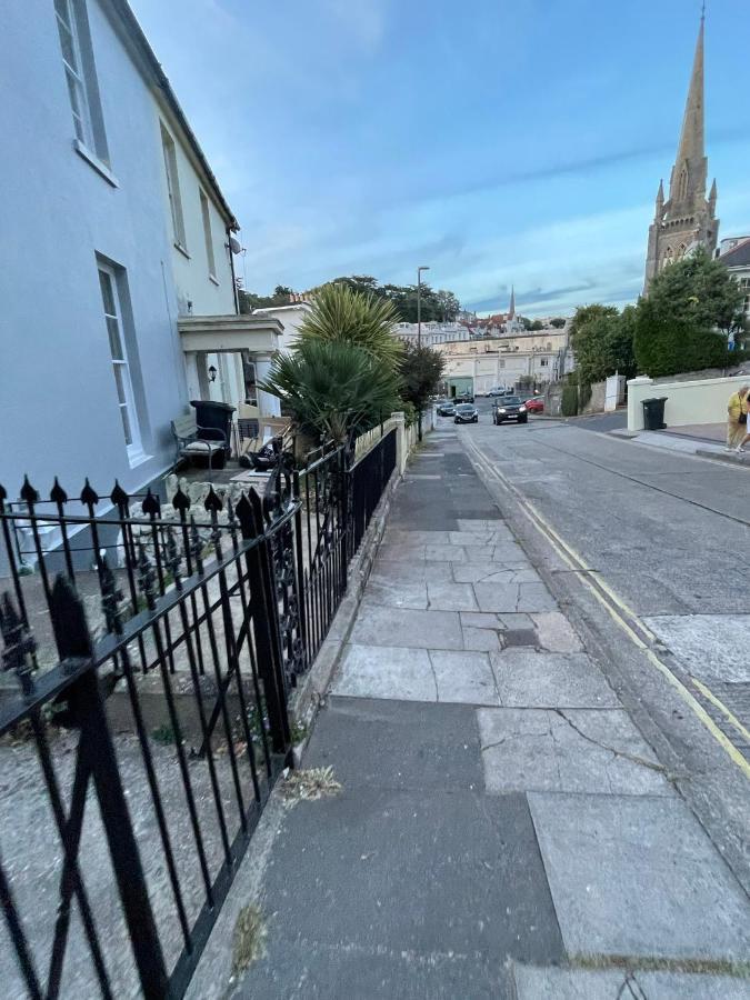 Apartment Garden Flat Just 2 Mins Walk From The Harbour Torquay