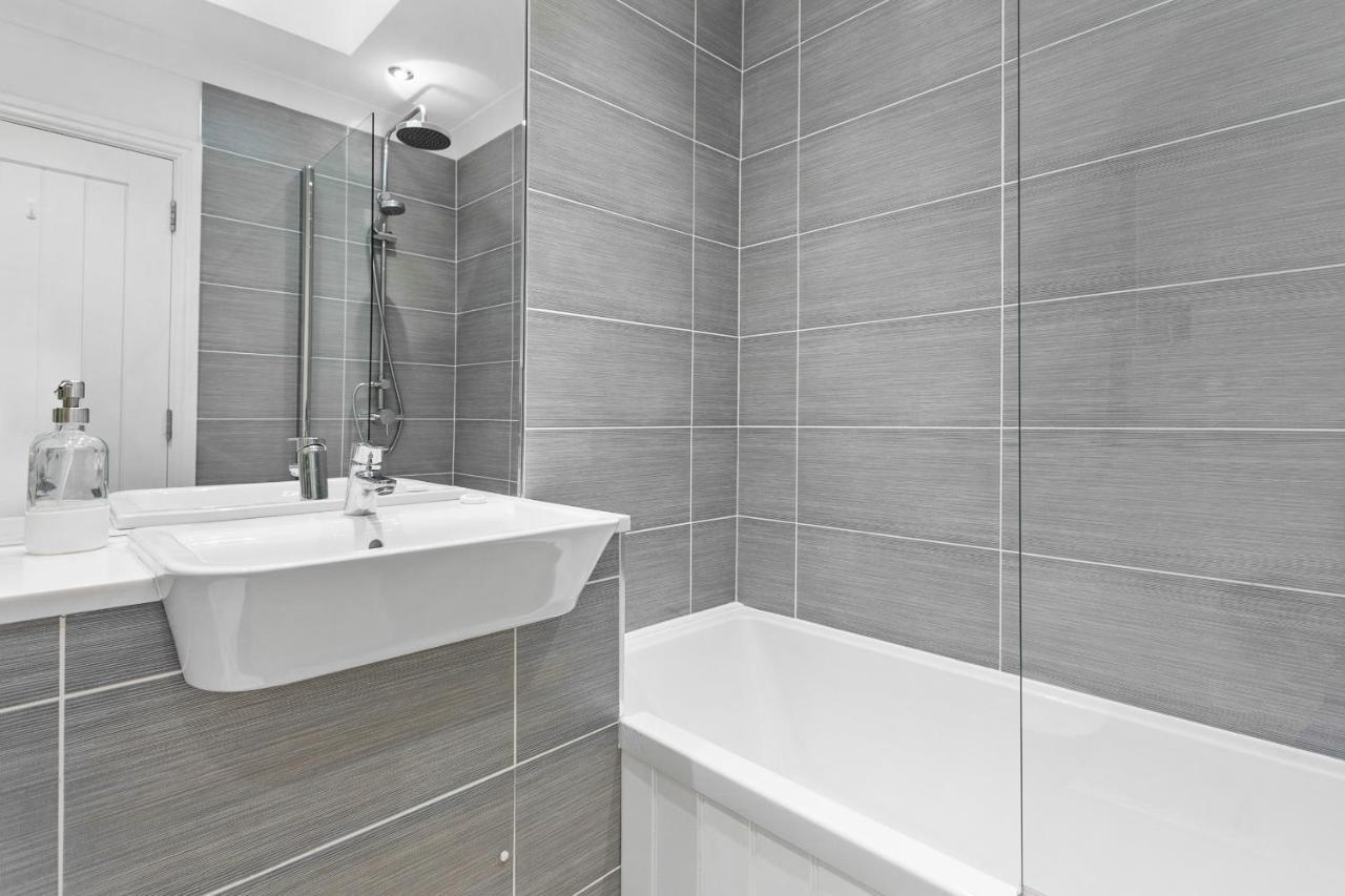 The Seaview Suite'S At The Corbyn Apartments *