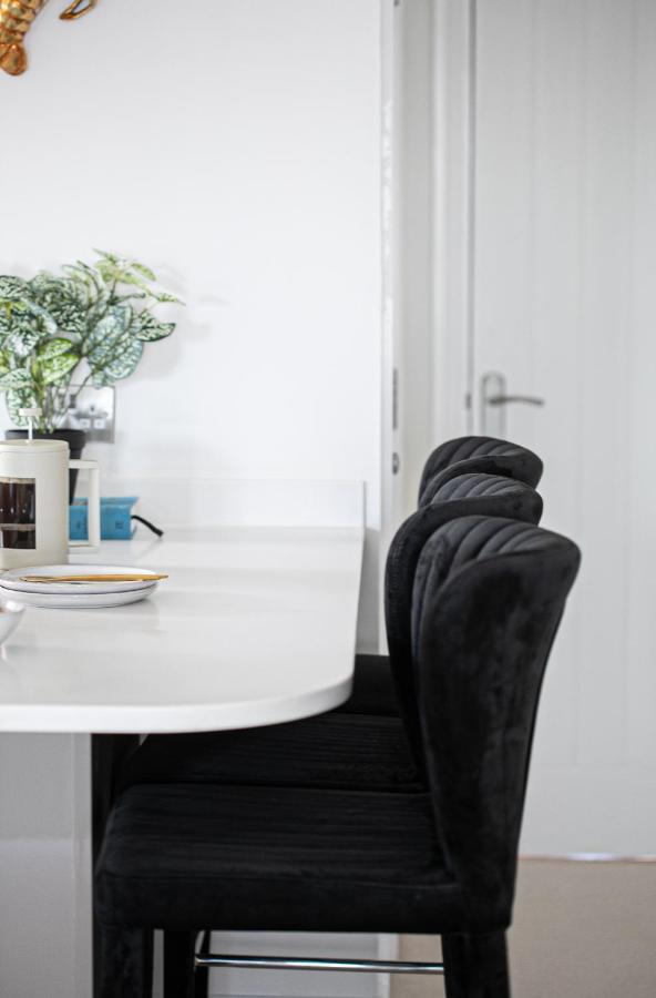The Seaview Suite'S At The Corbyn Apartments