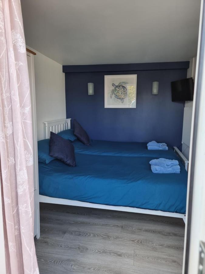 Shiphay Studio: Cozy Private Retreat Near Torbay Hospital Apartment Torquay