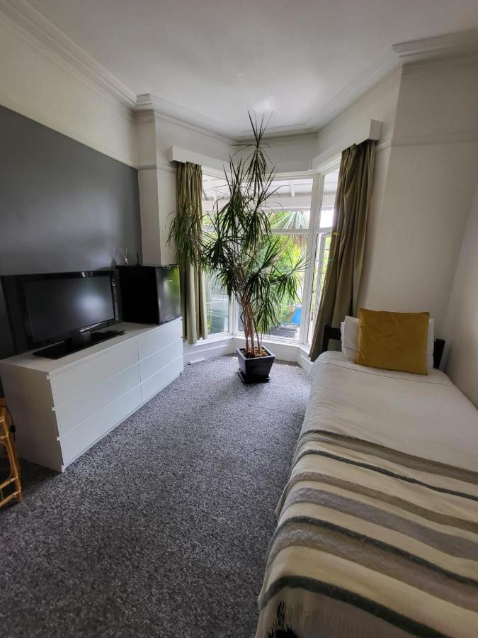 Guest house Aremo 1 Torquay