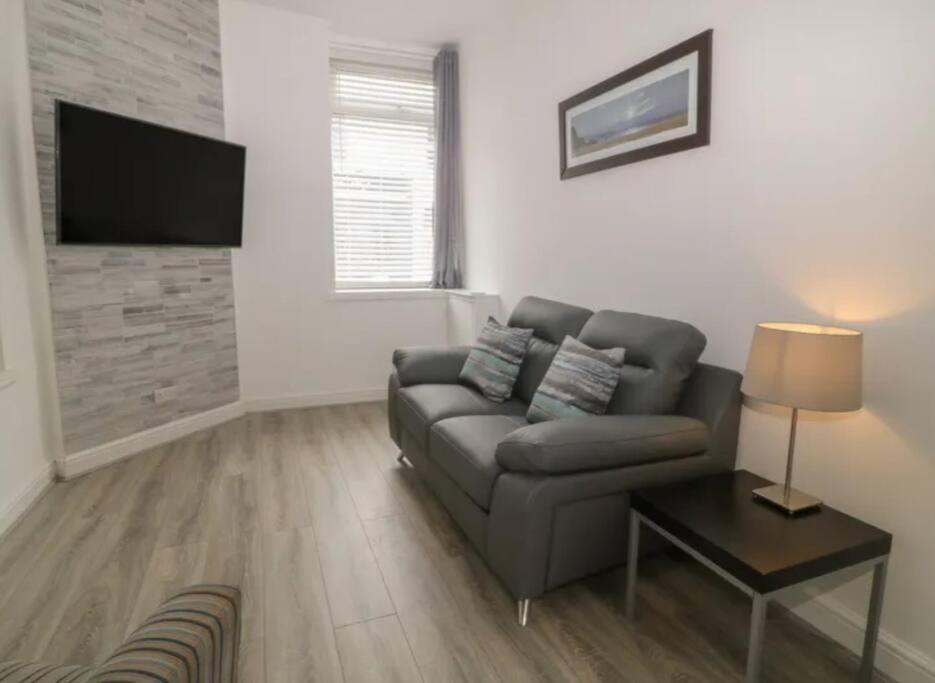 Holiday home Sandown - 2 Minutes Walk To The Downs, Restaurants Bars & Beaches Torquay
