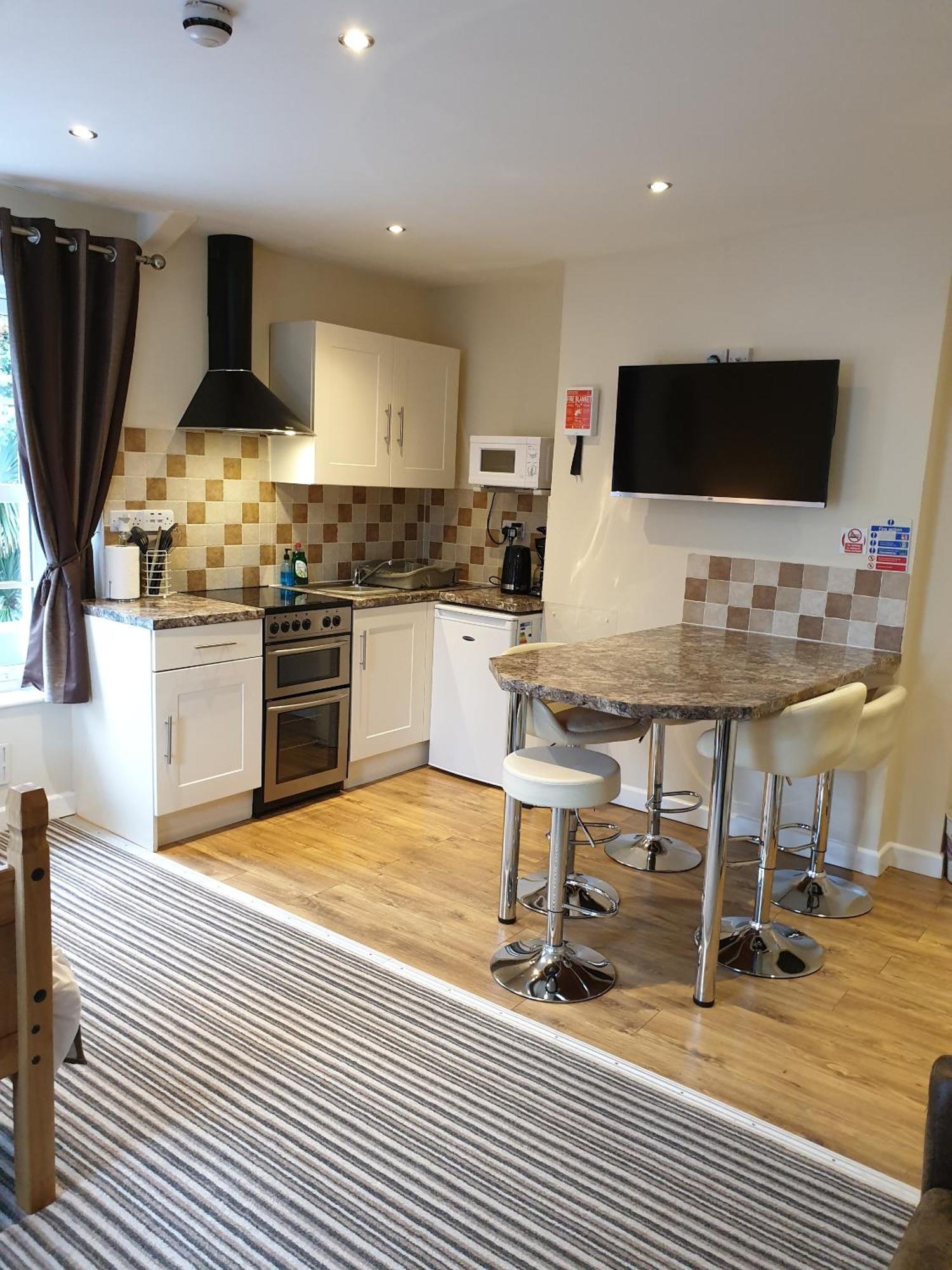 Appletorre House Flats - Pet Friendly And Private Parking Apartment Torquay