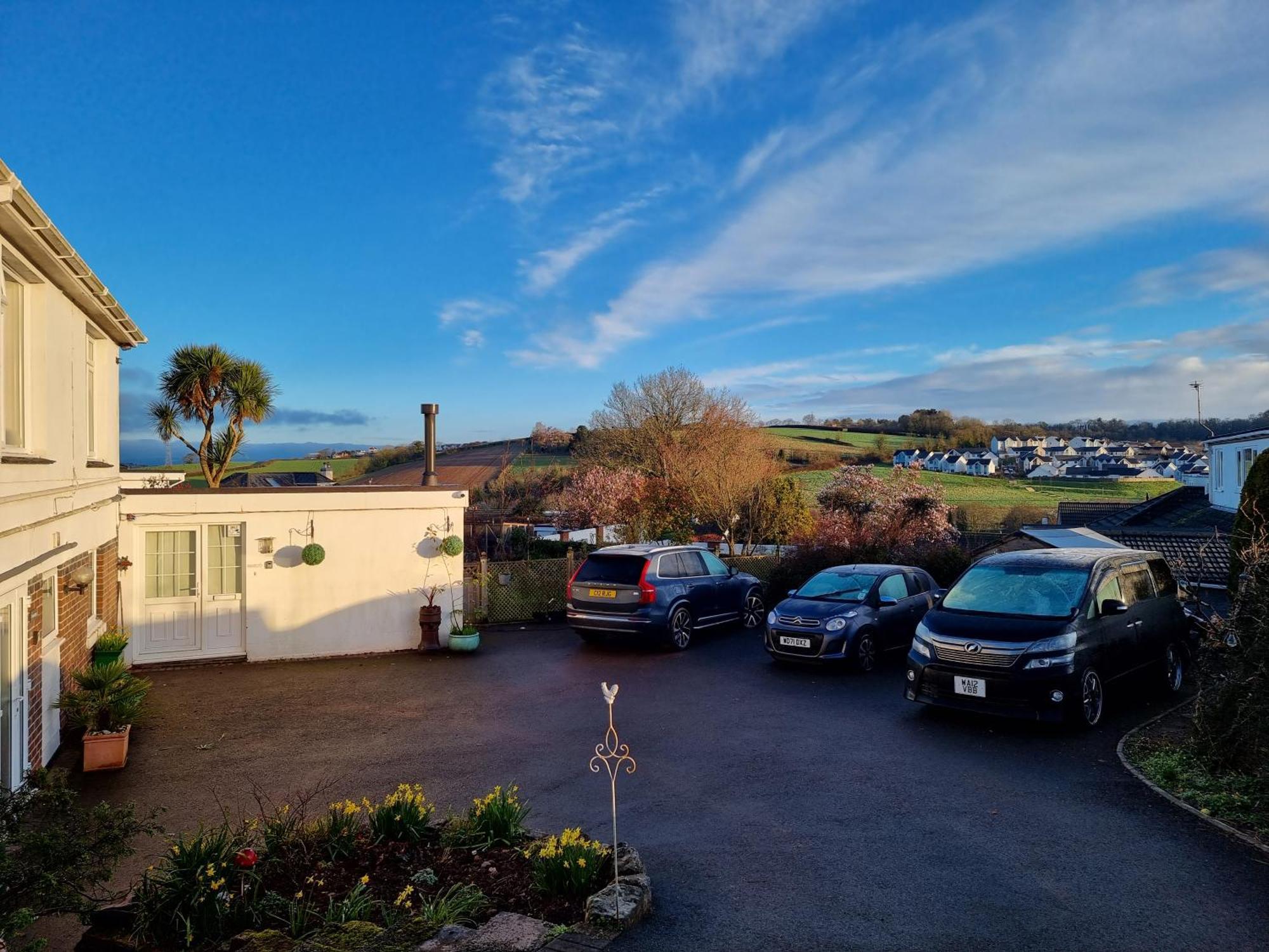 Apartment Shiphay Studio: Cozy Private Retreat Near Torbay Hospital