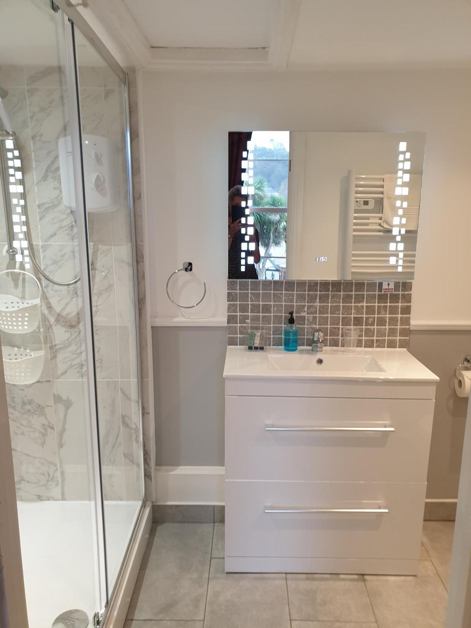 Appletorre House Flats - Pet Friendly And Private Parking Apartment *