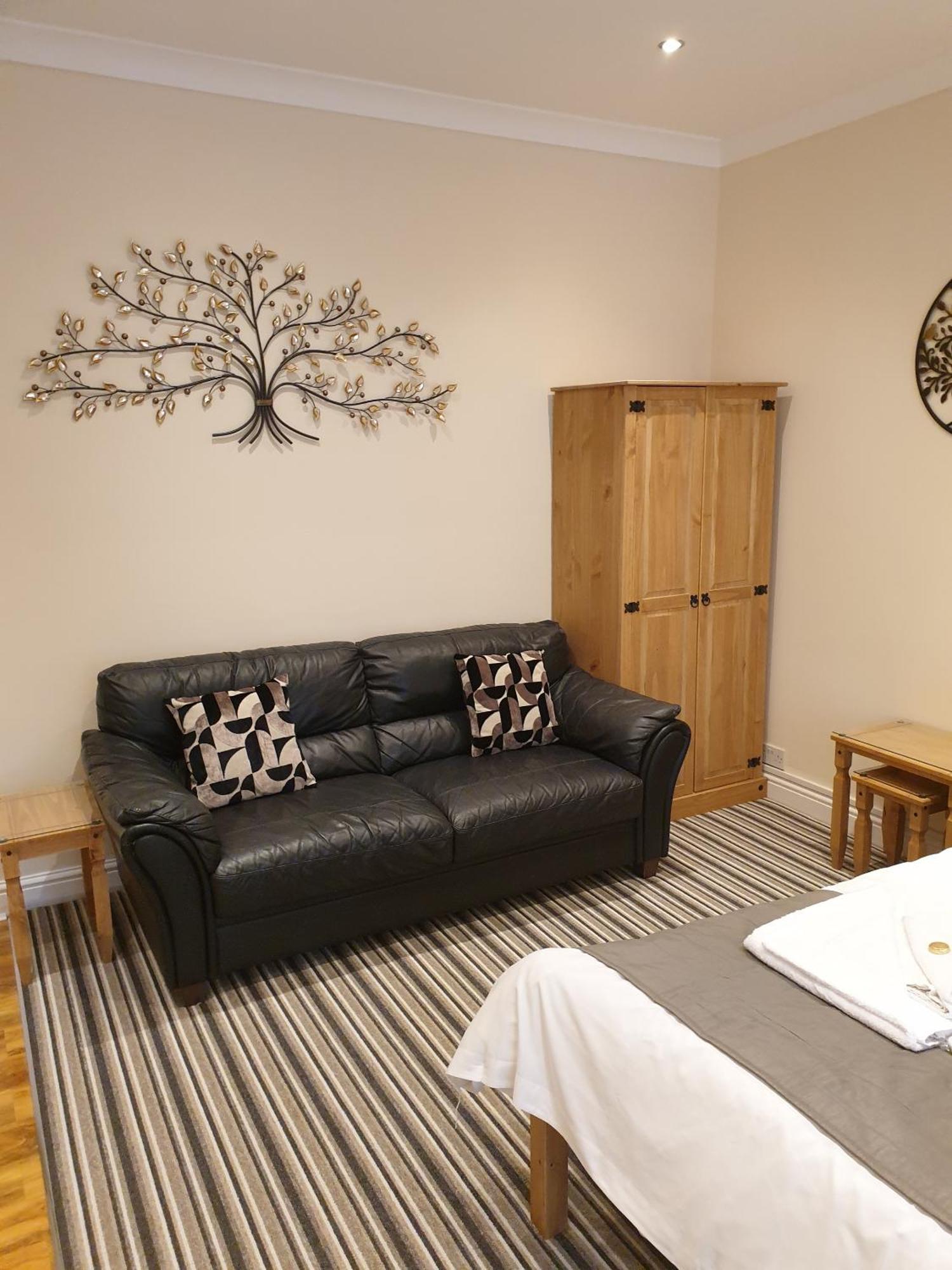 Appletorre House Flats - Pet Friendly And Private Parking Apartment *